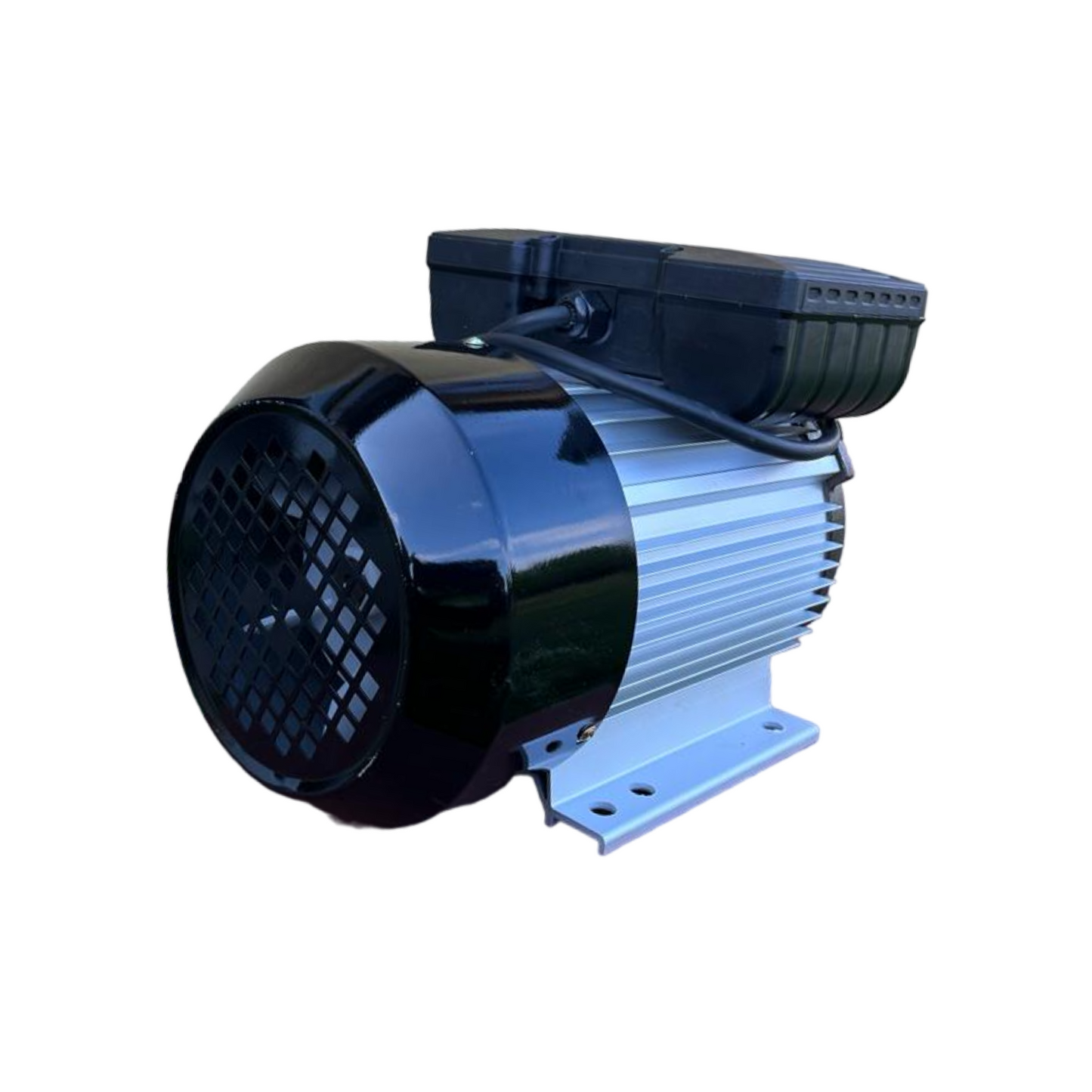 Motor electric monofazat 4 KW X 3000RPM, bobinaj de cupru, carcasa de aluminiu, 2 condensatori si fulie din otel inclusa
